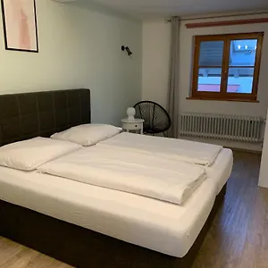 Amslinger Apartment